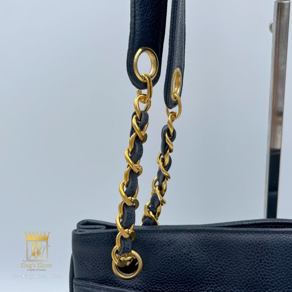 CHANEL VINTAGE DARK BLUE CAVIAR LEATHER SHOULDER BAG - Picture 7 of 11